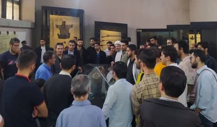 بازدید دانشجویان شرکت‌کننده در اردوی مشهد از باغ و موزه نادری